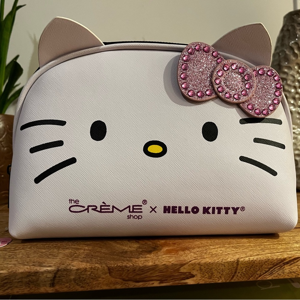 Hello Kitty Makeup Bag, limited edition, New With Tags